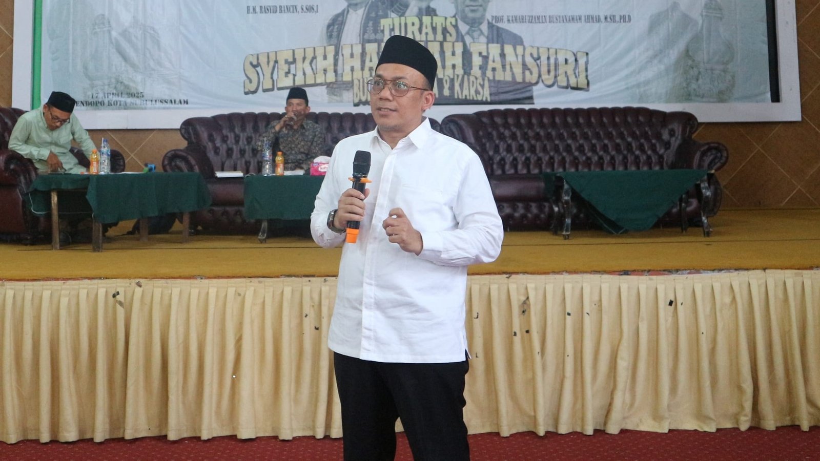 Prof Kamaruzzaman Bustamam Ahmad